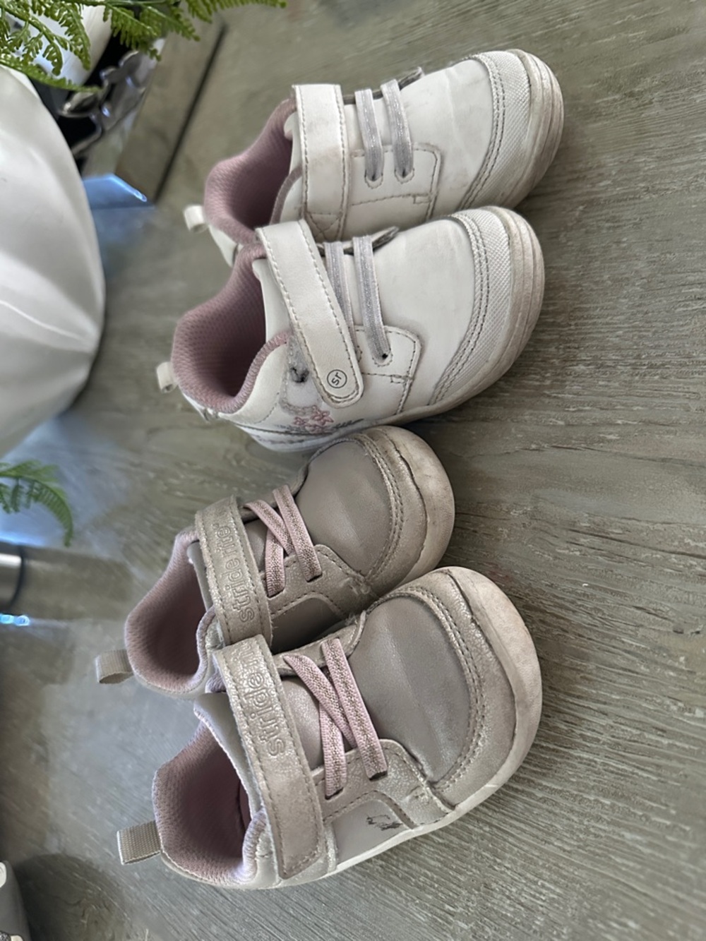 Stride Rite Toddler Sneakers in White and Light Pink